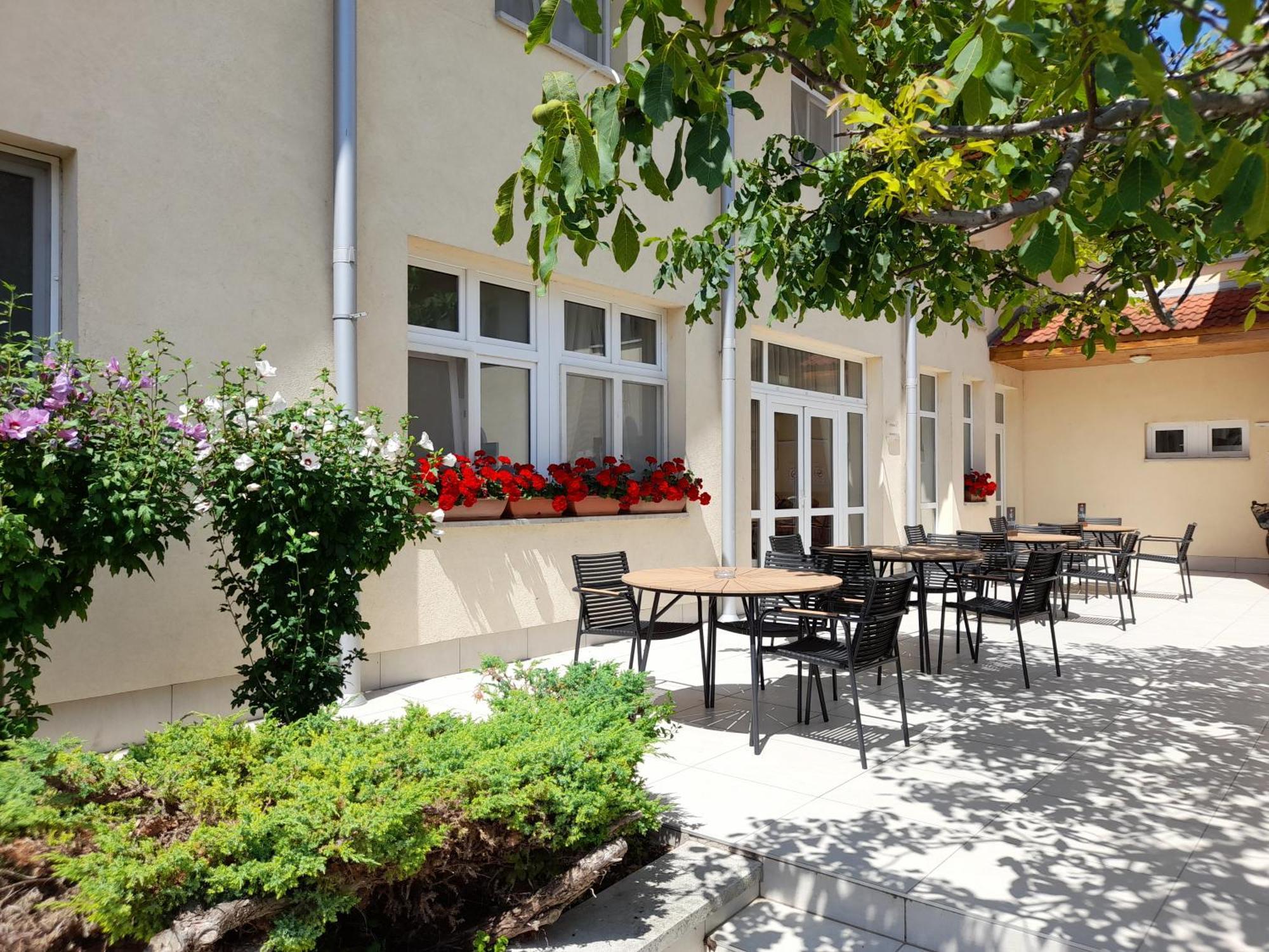 Hotel Platan Székesfehérvár Exterior foto