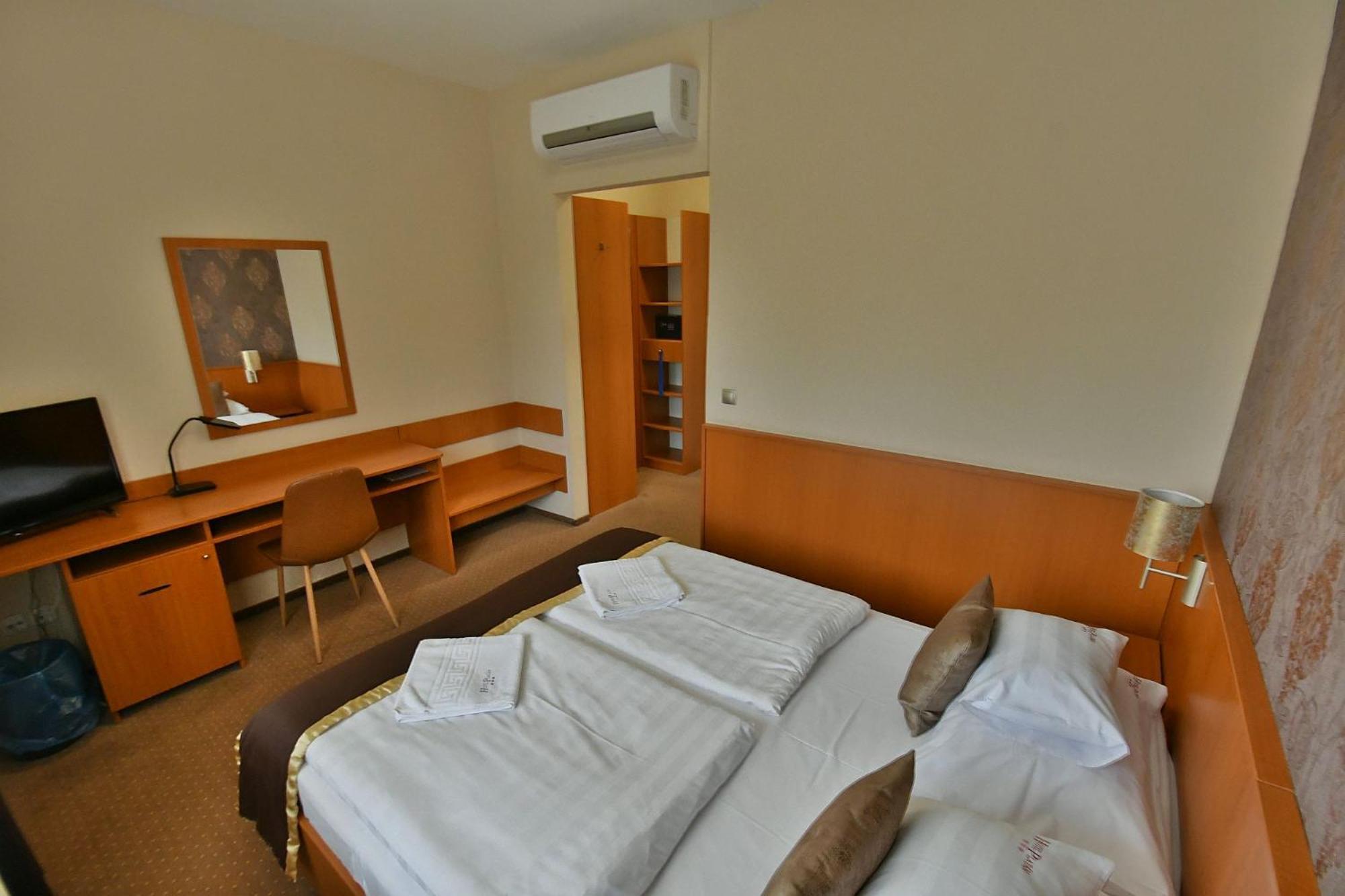 Hotel Platan Székesfehérvár Exterior foto
